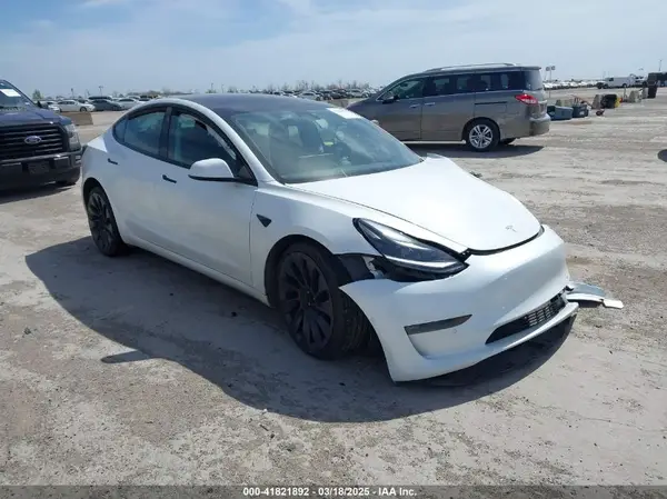 5YJ3E1EC8MF044388 2021 TESLA MODEL 3 - Image 1