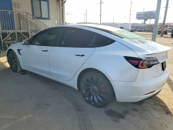 5YJ3E1EC8MF073986 2021 TESLA MODEL 3 - Image 2