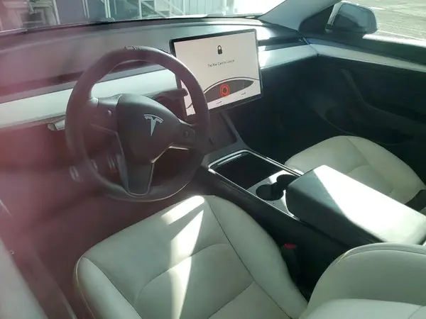 5YJ3E1EC8MF073986 2021 TESLA MODEL 3 - Image 8