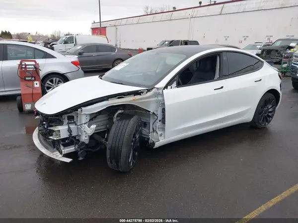 5YJ3E1EC8MF087340 2021 TESLA MODEL 3 - Image 2