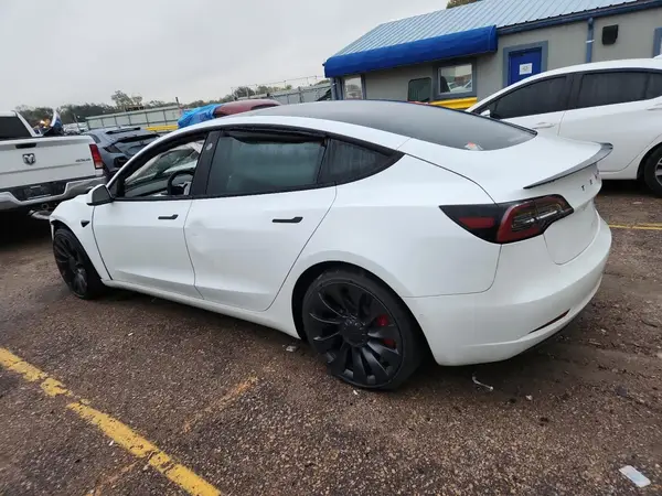 5YJ3E1EC8MF856435 2021 TESLA MODEL 3 - Image 2
