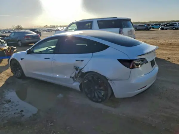 5YJ3E1EC8MF991043 2021 TESLA MODEL 3 - Image 2