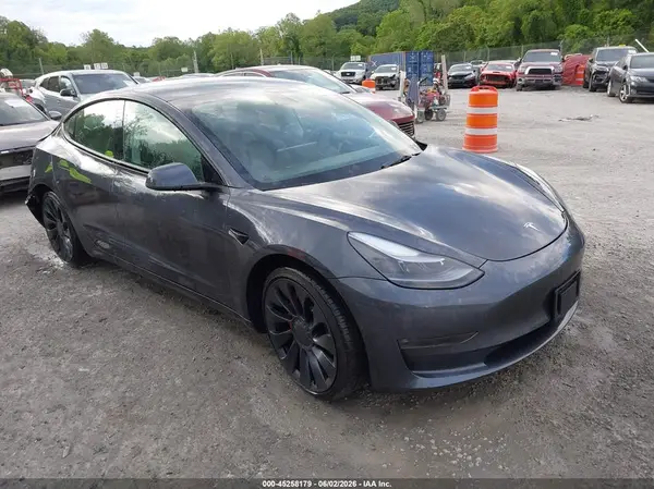 5YJ3E1EC8NF180330 2022 TESLA MODEL 3 - Image 1