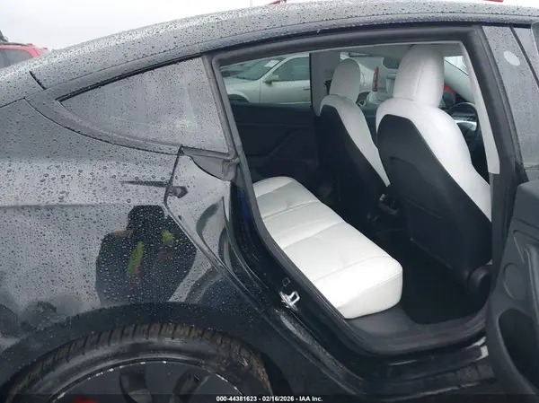5YJ3E1EC8NF239411 2022 TESLA MODEL 3 - Image 8