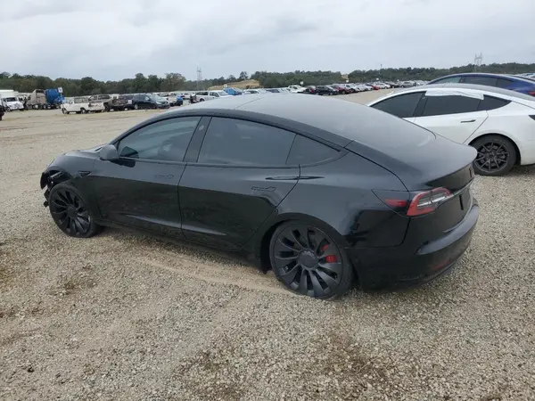 5YJ3E1EC8NF317332 2022 TESLA MODEL 3 - Image 2