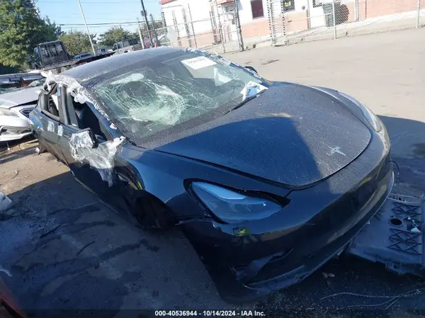 5YJ3E1EC8NF340187 2022 TESLA MODEL 3 - Image 1