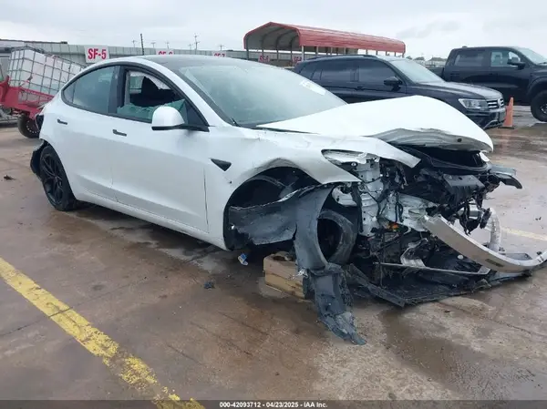 5YJ3E1EC8PF487550 2023 TESLA MODEL 3 - Image 1