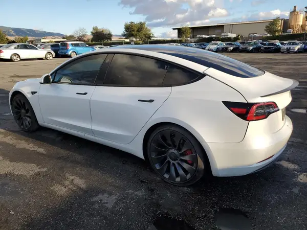 5YJ3E1EC8PF557791 2023 TESLA MODEL 3 - Image 2