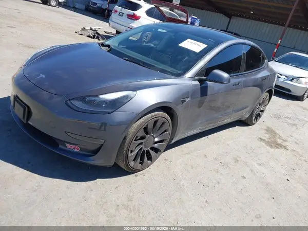 5YJ3E1EC8PF635843 2023 TESLA MODEL 3 - Image 2