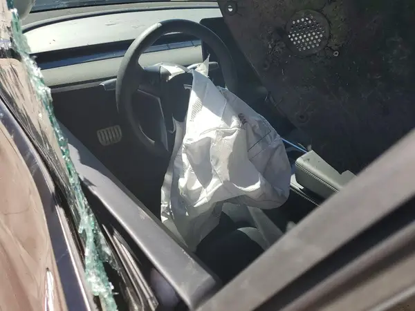 5YJ3E1EC8PF680393 2023 TESLA MODEL 3 - Image 8