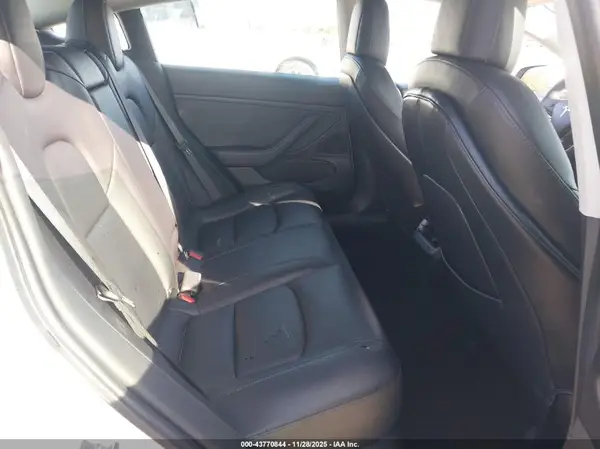 5YJ3E1EC9LF714304 2020 TESLA MODEL 3 - Image 8
