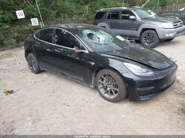 5YJ3E1EC9LF742040 2020 TESLA MODEL 3 - Image 1
