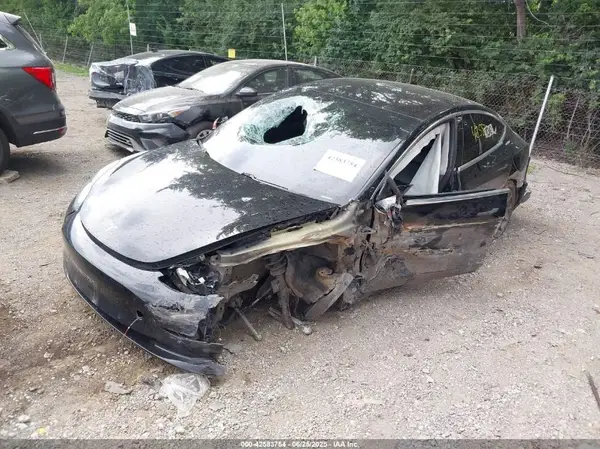 5YJ3E1EC9LF742040 2020 TESLA MODEL 3 - Image 2