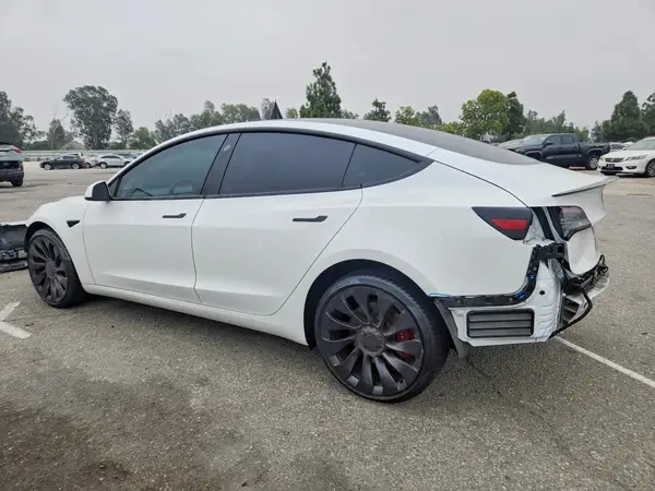 5YJ3E1EC9MF077884 2021 TESLA MODEL 3 - Image 2