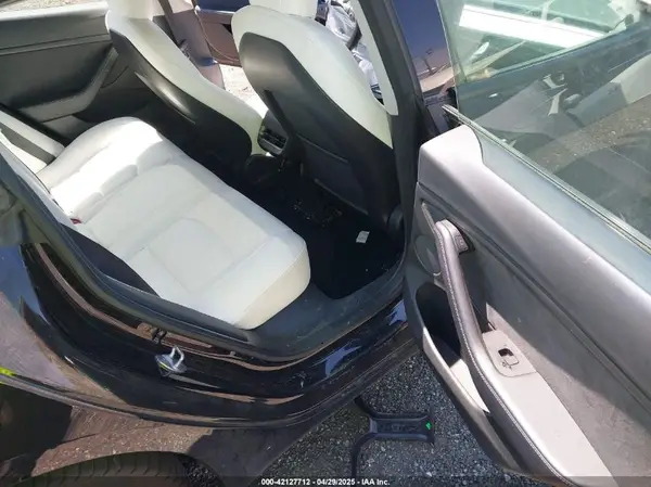 5YJ3E1EC9MF091963 2021 TESLA MODEL 3 - Image 8
