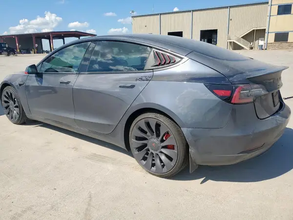 5YJ3E1EC9MF879321 2021 TESLA MODEL 3 - Image 2