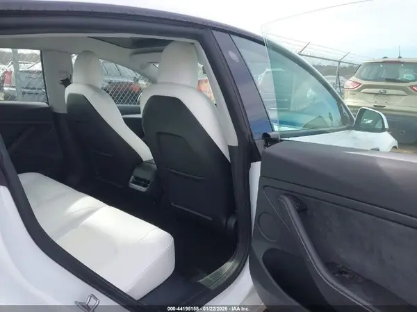 5YJ3E1EC9NF102980 2022 TESLA MODEL 3 - Image 8