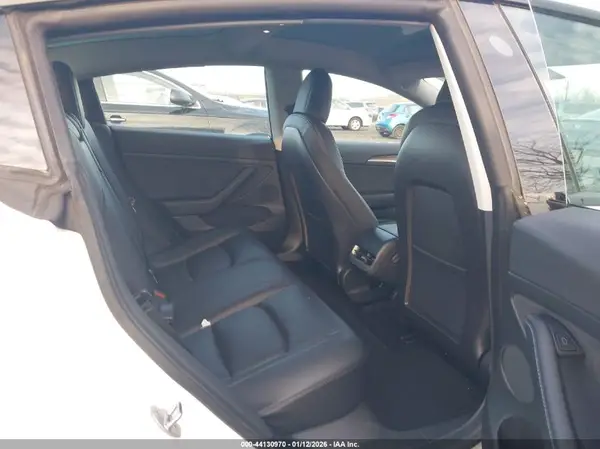 5YJ3E1EC9NF230412 2022 TESLA MODEL 3 - Image 8