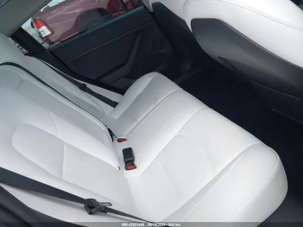 5YJ3E1EC9NF356804 2022 TESLA MODEL 3 - Image 8