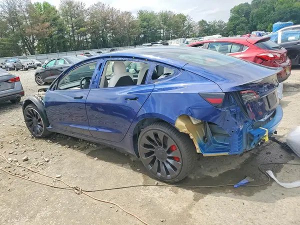 5YJ3E1EC9PF472300 2023 TESLA MODEL 3 - Image 2