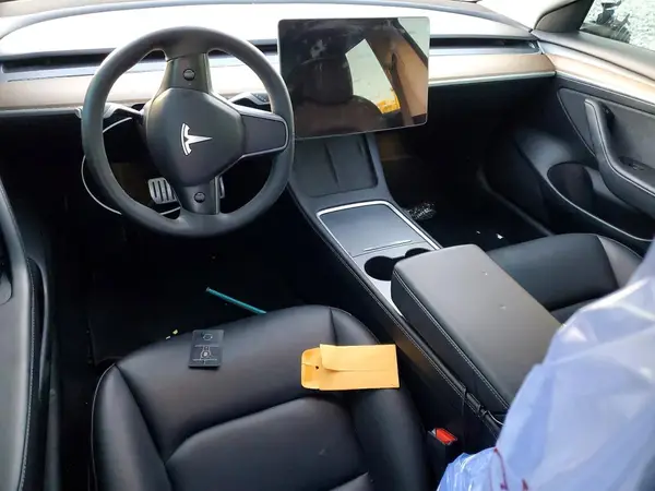 5YJ3E1EC9PF633874 2023 TESLA MODEL 3 - Image 8