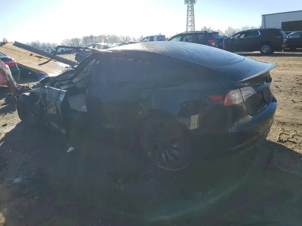 5YJ3E1EC9PF671752 2023 TESLA MODEL 3 - Image 2