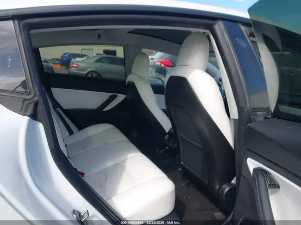 5YJ3E1ECXLF642240 2020 TESLA MODEL 3 - Image 8