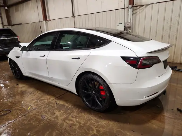 5YJ3E1ECXNF275889 2022 TESLA MODEL 3 - Image 2
