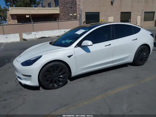 5YJ3E1ECXNF295799 2022 TESLA MODEL 3 - Image 2