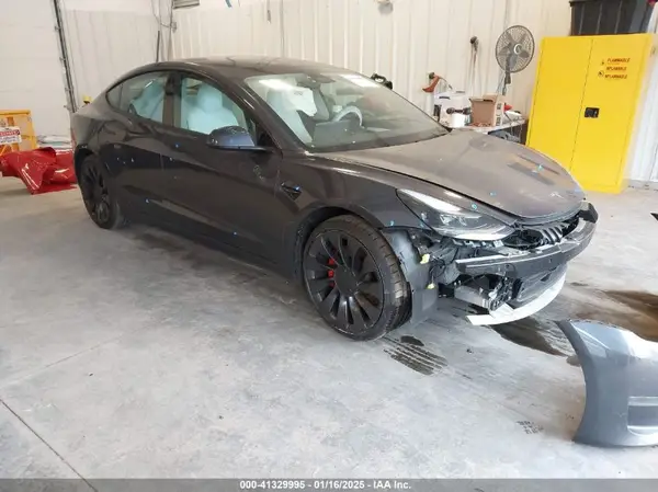 5YJ3E1ECXPF632393 2023 TESLA MODEL 3 - Image 1