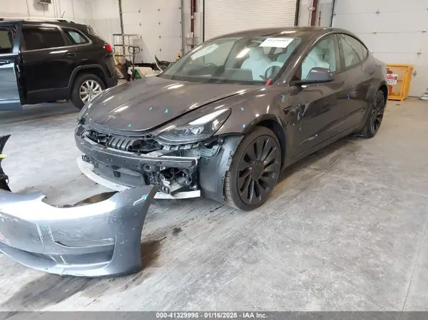 5YJ3E1ECXPF632393 2023 TESLA MODEL 3 - Image 2