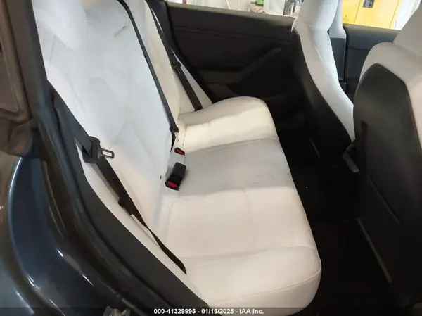 5YJ3E1ECXPF632393 2023 TESLA MODEL 3 - Image 8