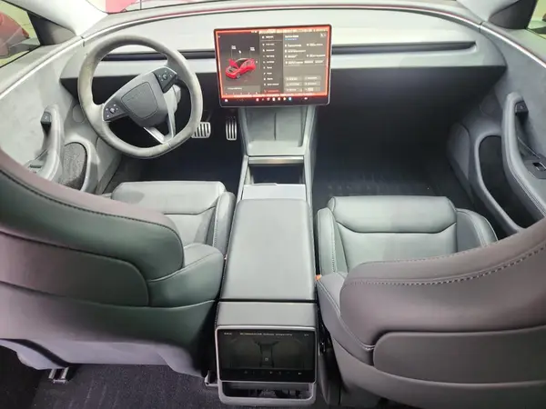 5YJ3E1ET0RF790308 2024 TESLA MODEL 3 - Image 8