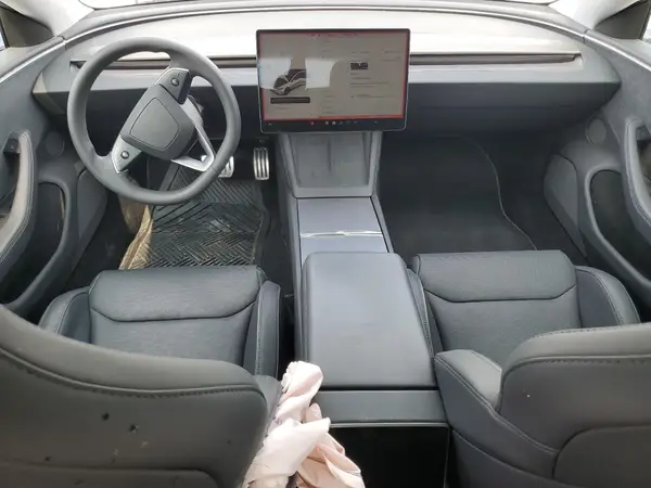 5YJ3E1ET0RF820925 2024 TESLA MODEL 3 - Image 8
