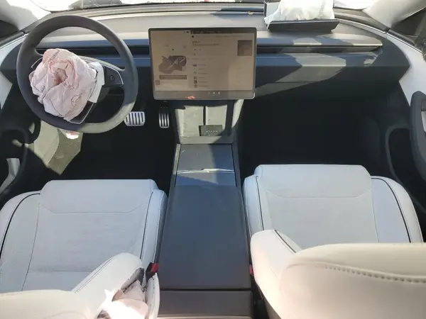 5YJ3E1ET0RF833626 2024 TESLA MODEL 3 - Image 8