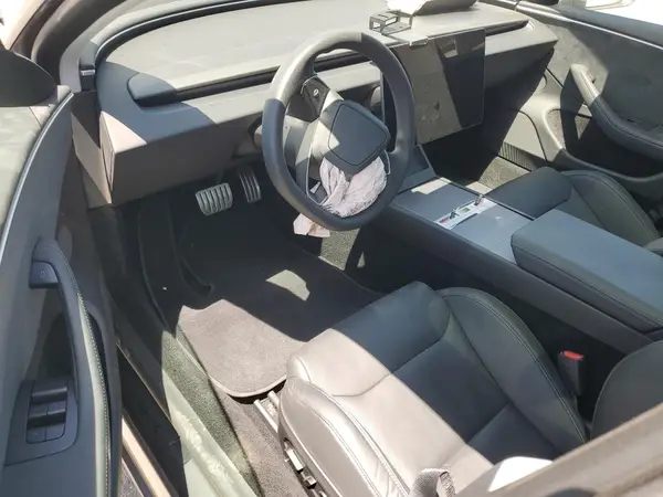 5YJ3E1ET0RF850863 2024 TESLA MODEL 3 - Image 8
