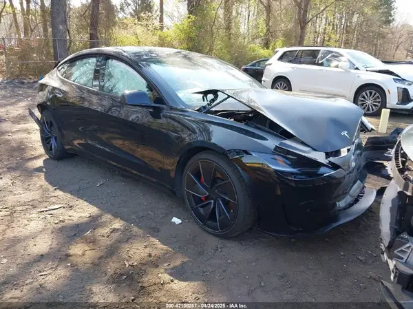 5YJ3E1ET0RF880929 2024 TESLA MODEL 3 - Image 1