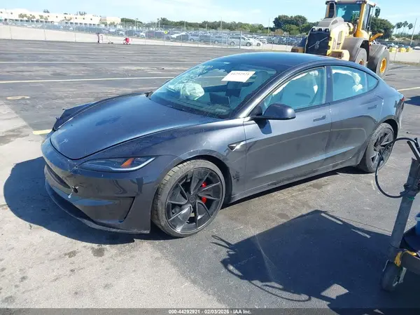 5YJ3E1ET0RF881403 2024 TESLA MODEL 3 - Image 2
