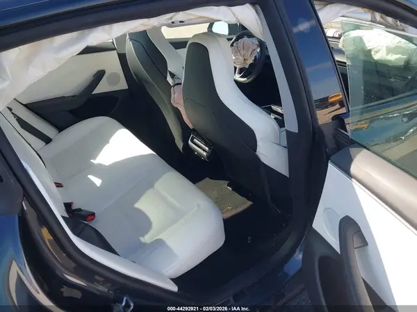 5YJ3E1ET0RF881403 2024 TESLA MODEL 3 - Image 8