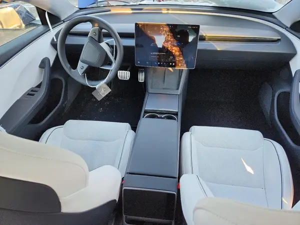 5YJ3E1ET0SF062994 2025 TESLA MODEL 3 - Image 8