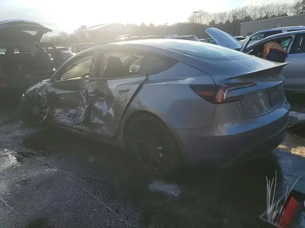 5YJ3E1ET0SF076619 2025 TESLA MODEL 3 - Image 2