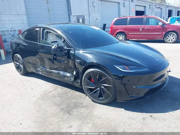5YJ3E1ET0SF933067 2025 TESLA MODEL 3 - Image 1