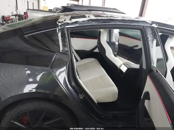 5YJ3E1ET1RF821002 2024 TESLA MODEL 3 - Image 8