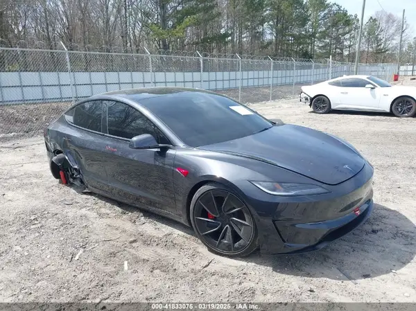 5YJ3E1ET1RF830749 2024 TESLA MODEL 3 - Image 1