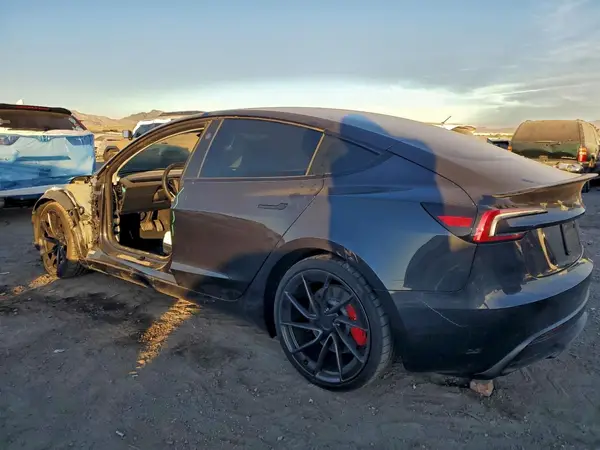 5YJ3E1ET1RF855019 2024 TESLA MODEL 3 - Image 2