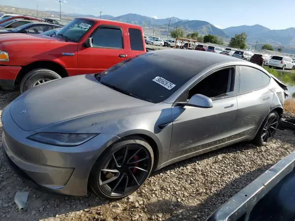 5YJ3E1ET1RF856235 2024 TESLA MODEL 3 - Image 1