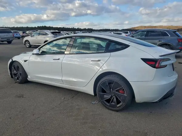 5YJ3E1ET1RF865260 2024 TESLA MODEL 3 - Image 2
