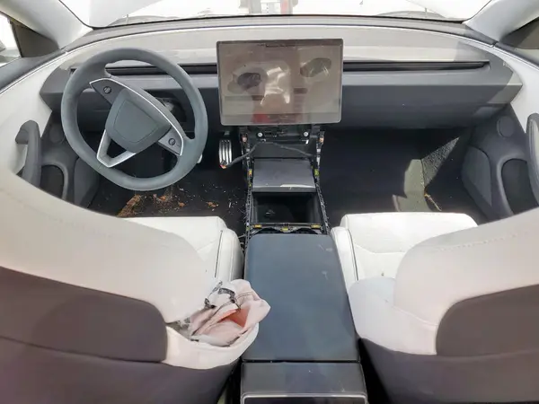5YJ3E1ET1RF880776 2024 TESLA MODEL 3 - Image 8