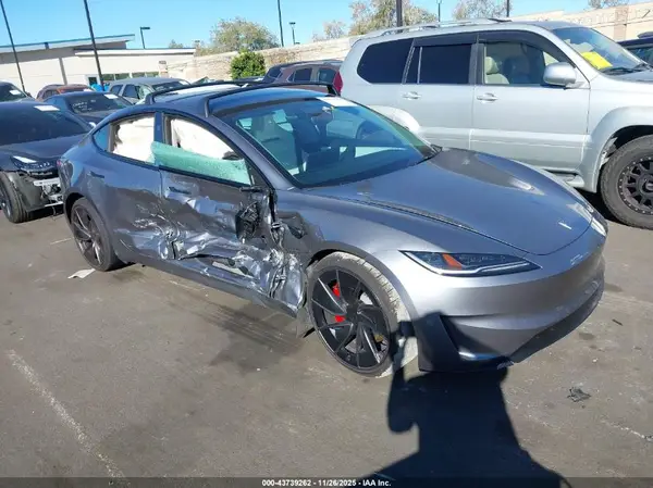 5YJ3E1ET1RF892538 2024 TESLA MODEL 3 - Image 1