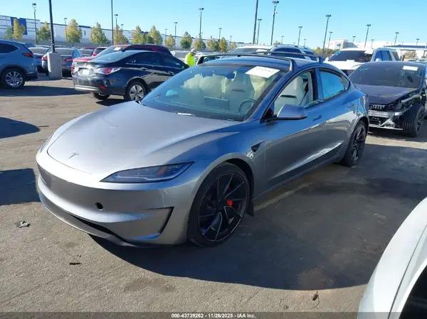 5YJ3E1ET1RF892538 2024 TESLA MODEL 3 - Image 2